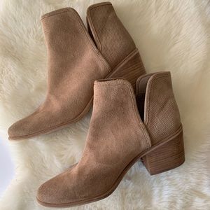 Hinge Boots - adorable!